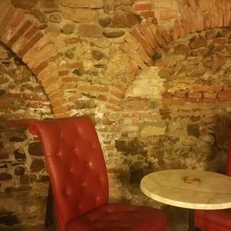 B&B Palazzo Oddo Альбенга Екстер'єр фото