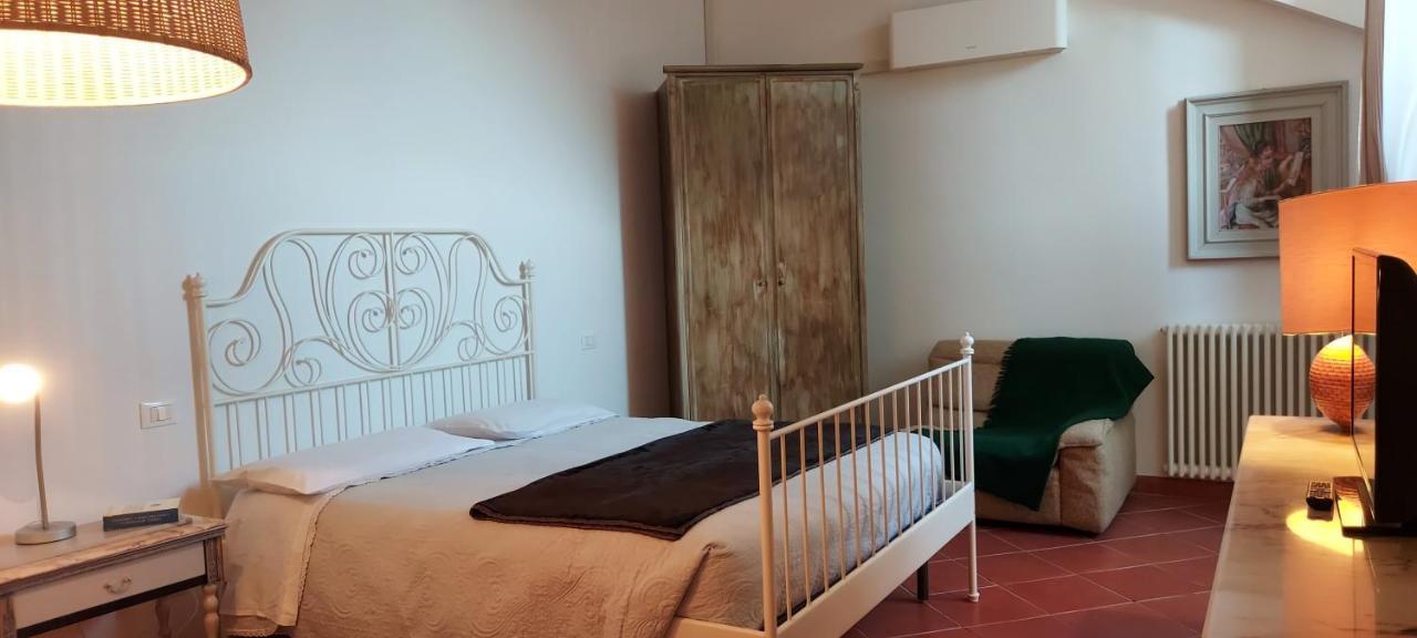 B&B Palazzo Oddo Альбенга Екстер'єр фото